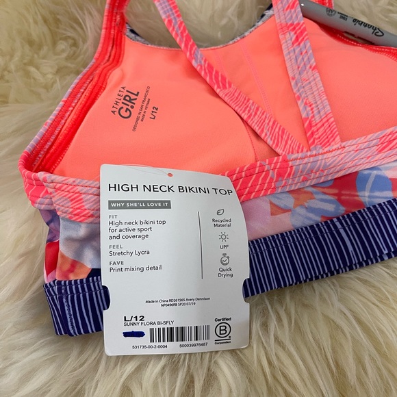 Athletica girl - Picture 2 of 5